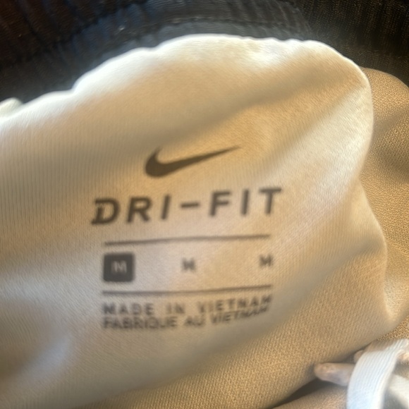 Nike shorts - Picture 2 of 4